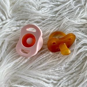Doddle & Co Pop Silicone Pink Pacifier & Hevea Yellow Orthodontic Pacifier
